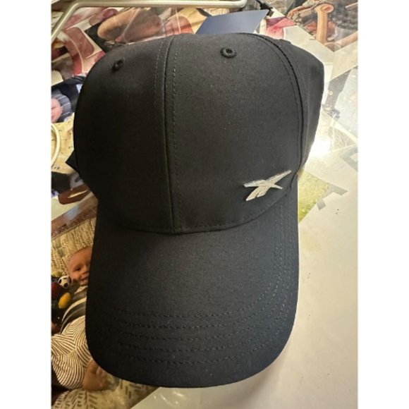 Men Women Black Nylon Low Profile Metal Reebok Vector Badge Cap main image 5
